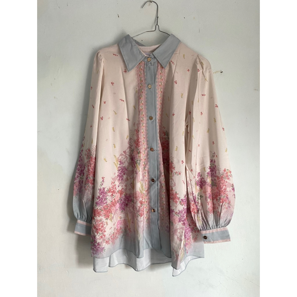 Preloved Kemeja KLAMBY Blouse Wearing klamby free BOX