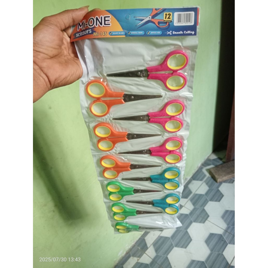 

1RENTENG(12pcs) GUNTING KECIL mi-one/mii145