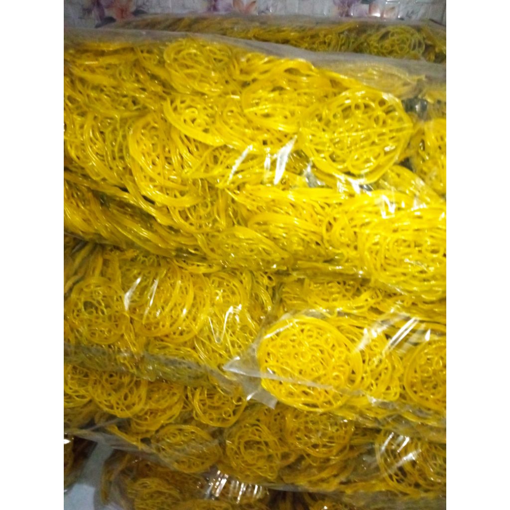 

Krupuk Mie kuning
