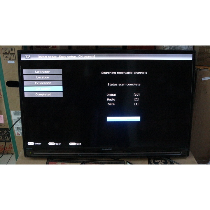 [+Free packing kayu] Led Sharp 32 Inch Digital TV Kondisi bekas masih segel seperti baru 3746f