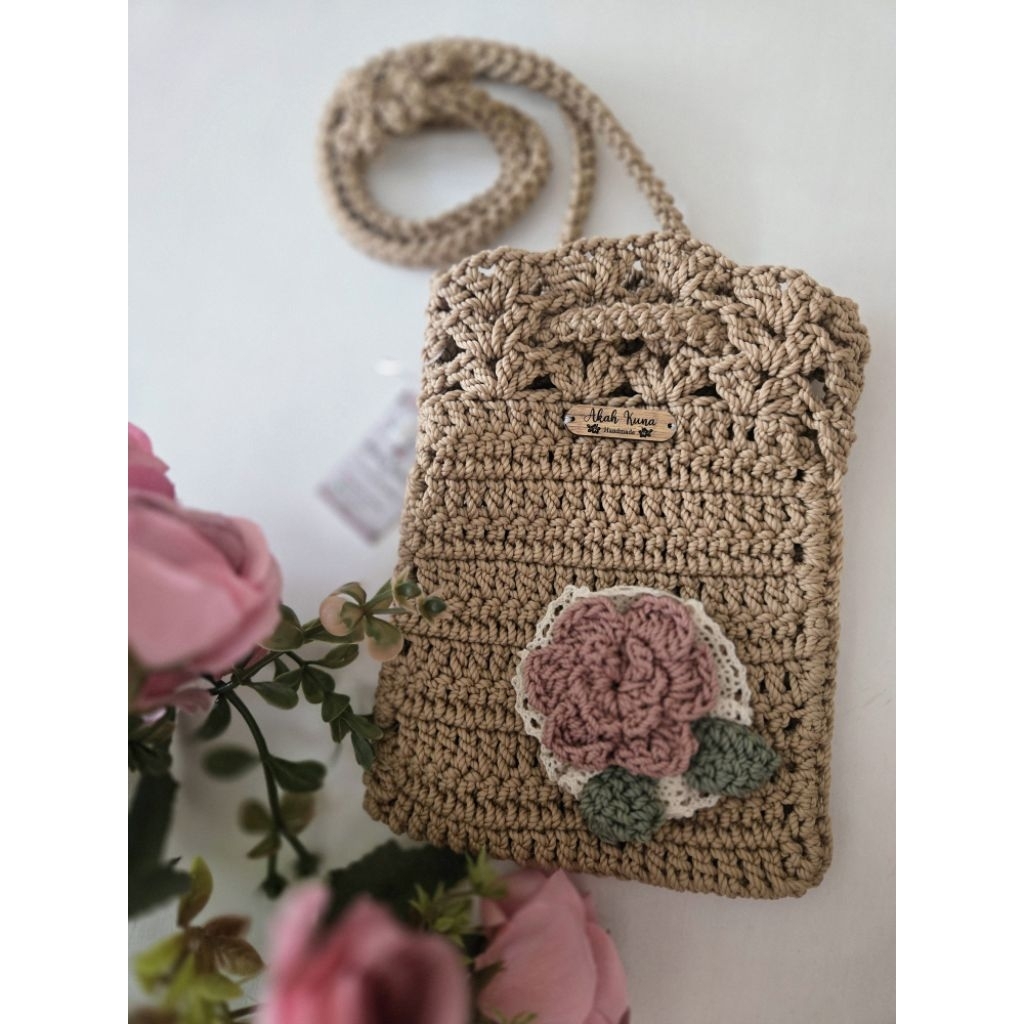 Crochet phone bag