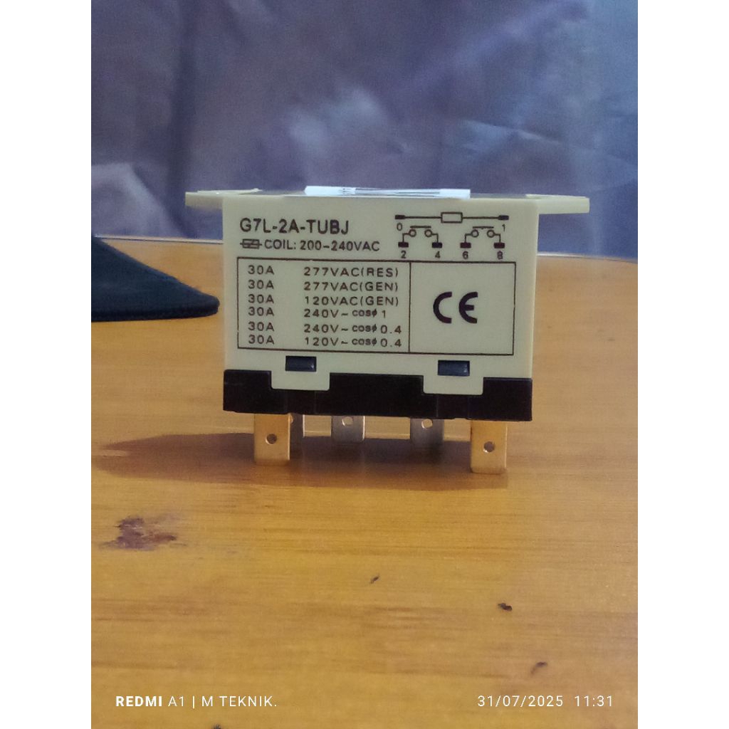 kontaktor relay AC Daikin