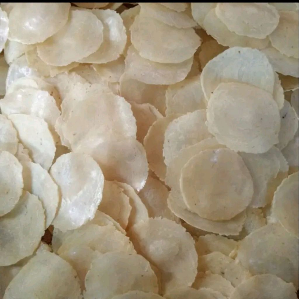 

Emping Melinjo Asli Khas Kebumen – Renyah, Gurih, Tanpa Bahan Pengawet