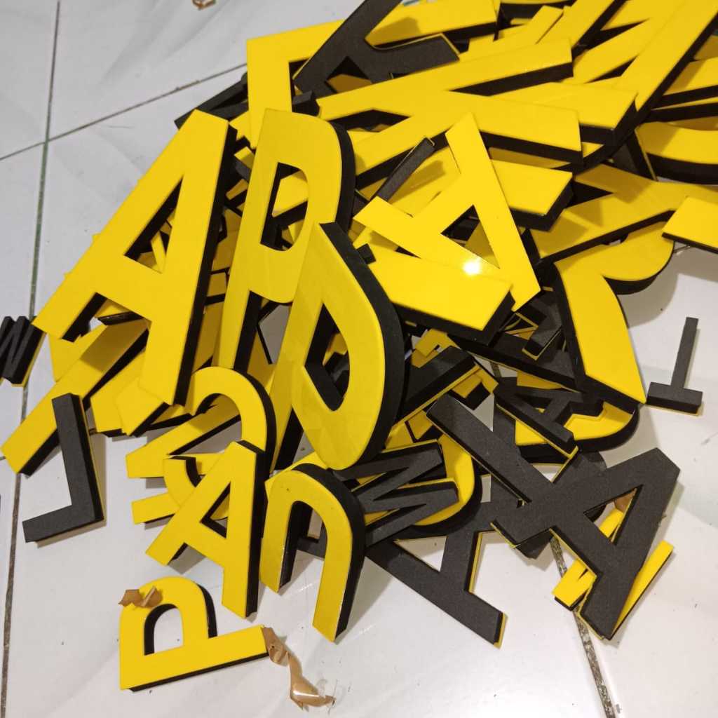 

( 6cm - 20cm ) Akrilik Huruf Warna 2mm & Spon Eva 1 CM