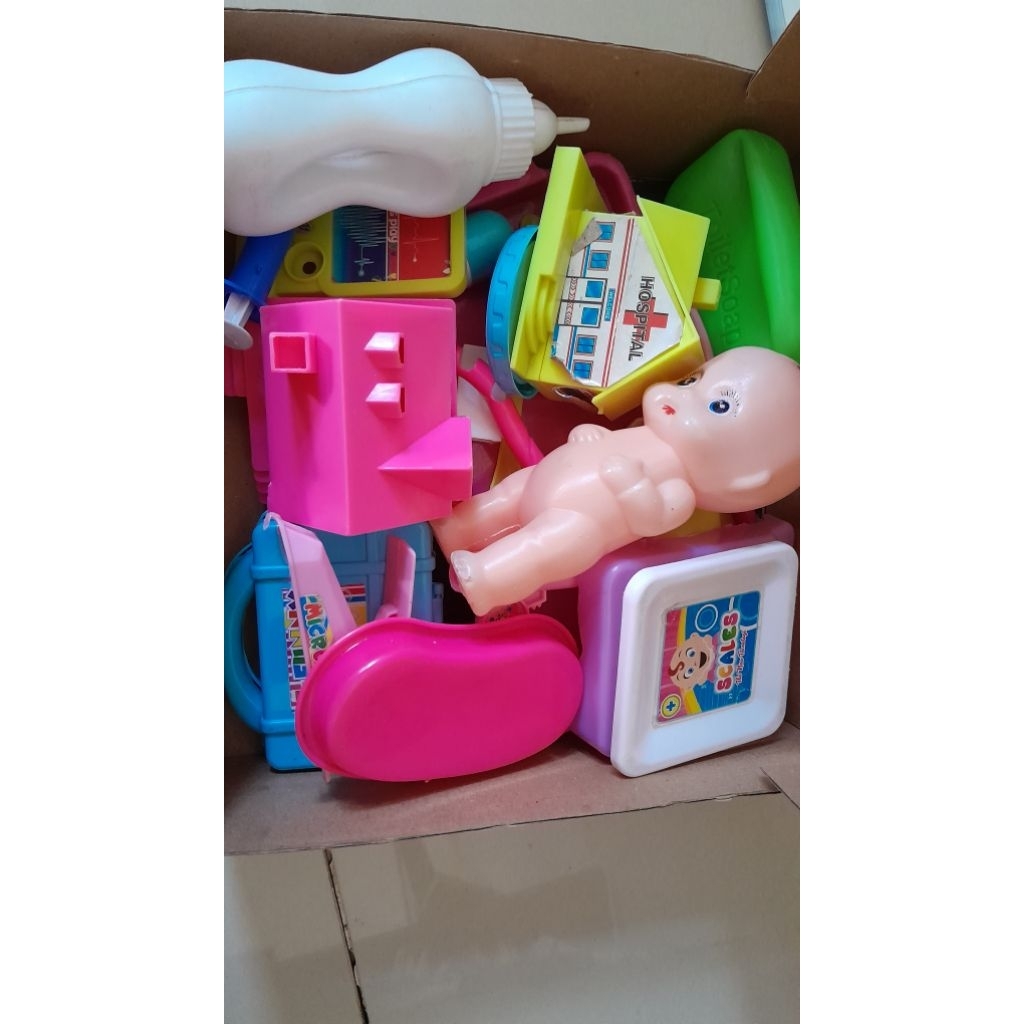 PL mainan dokter-dokteran