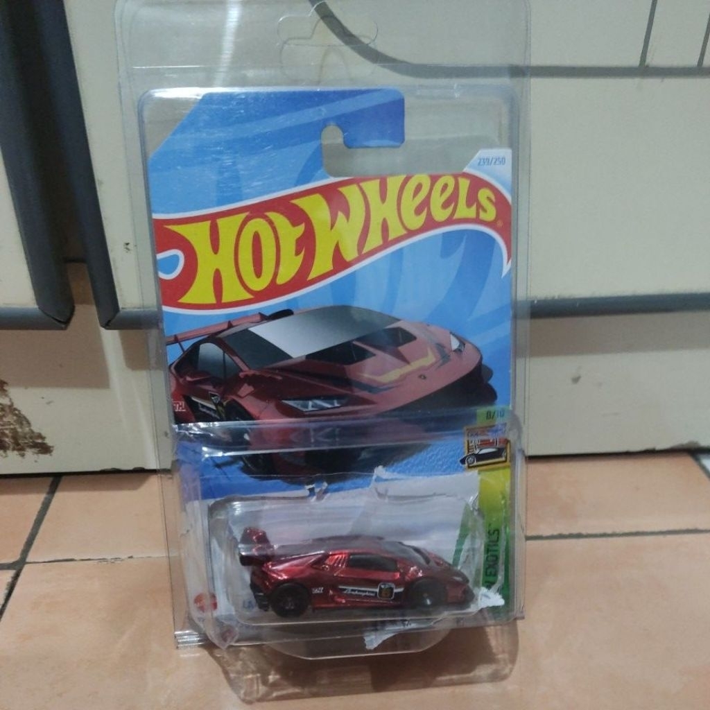 hotwheels Lamborghini Huracan LP 620-2 Super treasure hunt