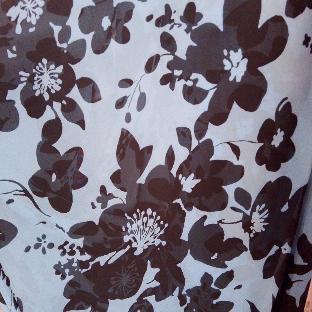 Kain Ceruty SifonMotif Bunga Hitam – Kain Transparan Flowly Elegan untuk Gamis, Hijab, Dress bnt