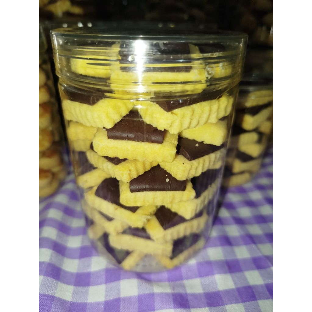 

Stik coklat dari violet cookies