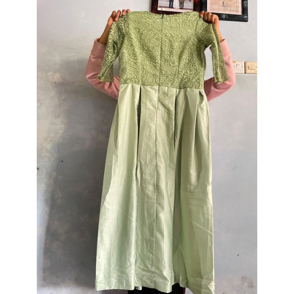 Dress Brokat Hijau Sage