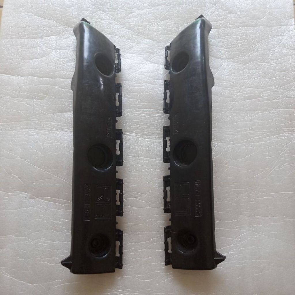 52562-BZ-050 dan 52563-BZ040 bracket bumper belakang bagian atas avanza/xenia 2023 up original