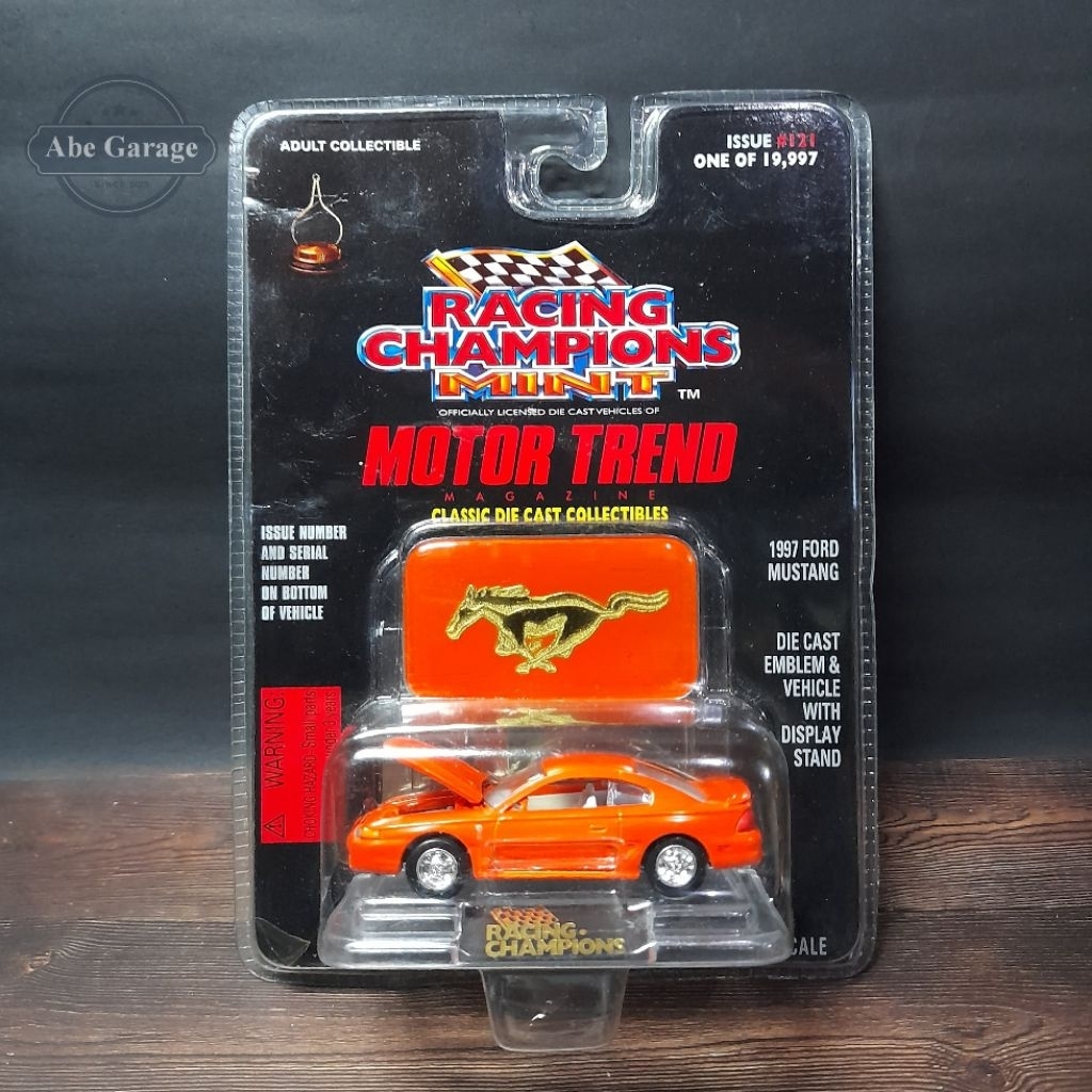 Racing Champions Ford Mustang 1997 open hood Motor Trend