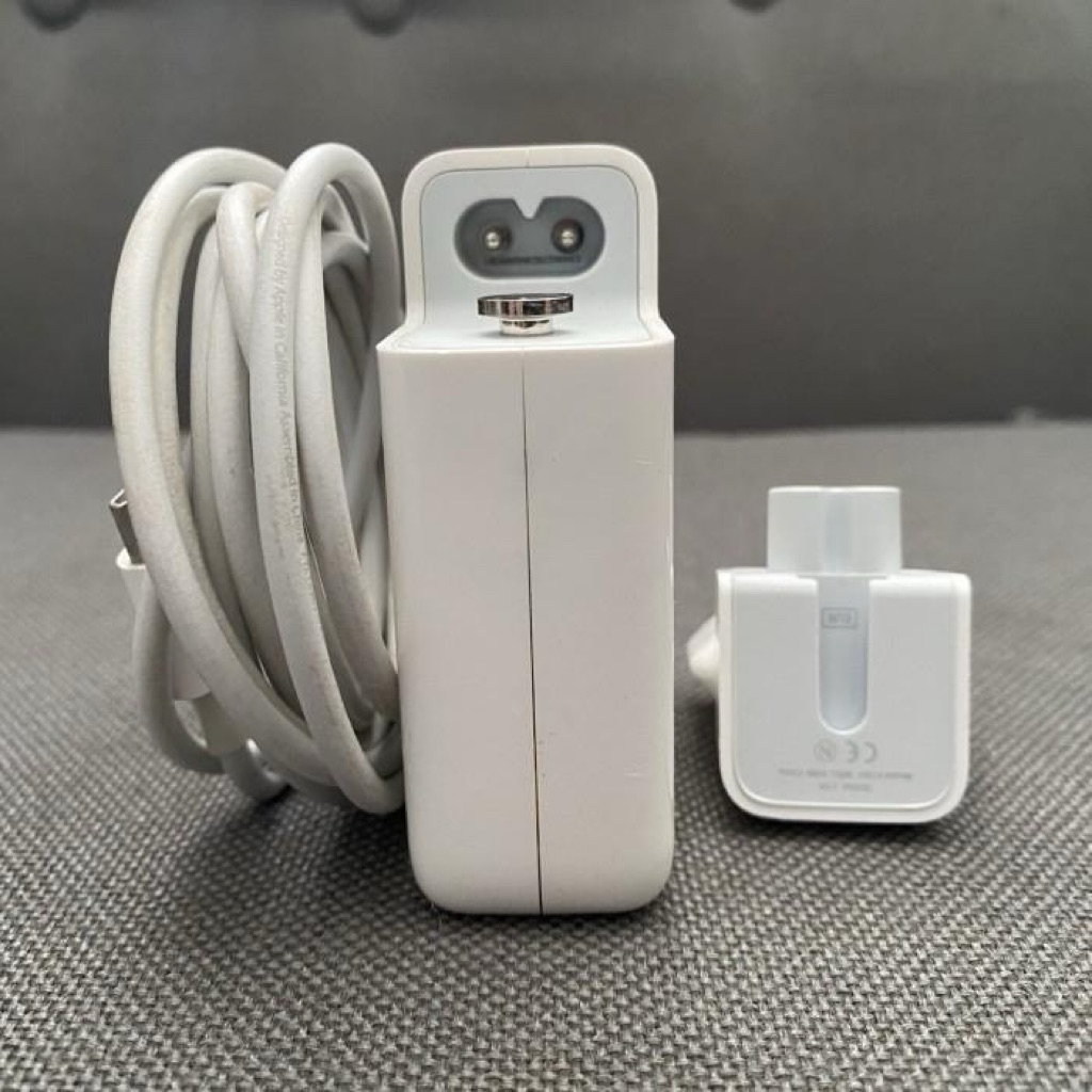 Charger Macbook Pro 15 inch Magsafe 87 Watt Type C Original