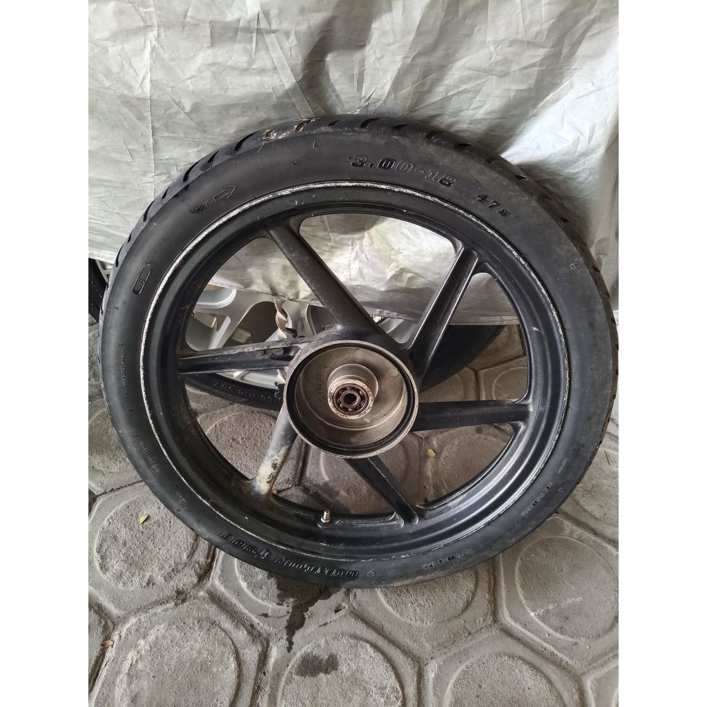 VELG CW BELAKANG MEGAPRO PRIMUS RING 18 ORIGINAL COPOTAN SET BAN