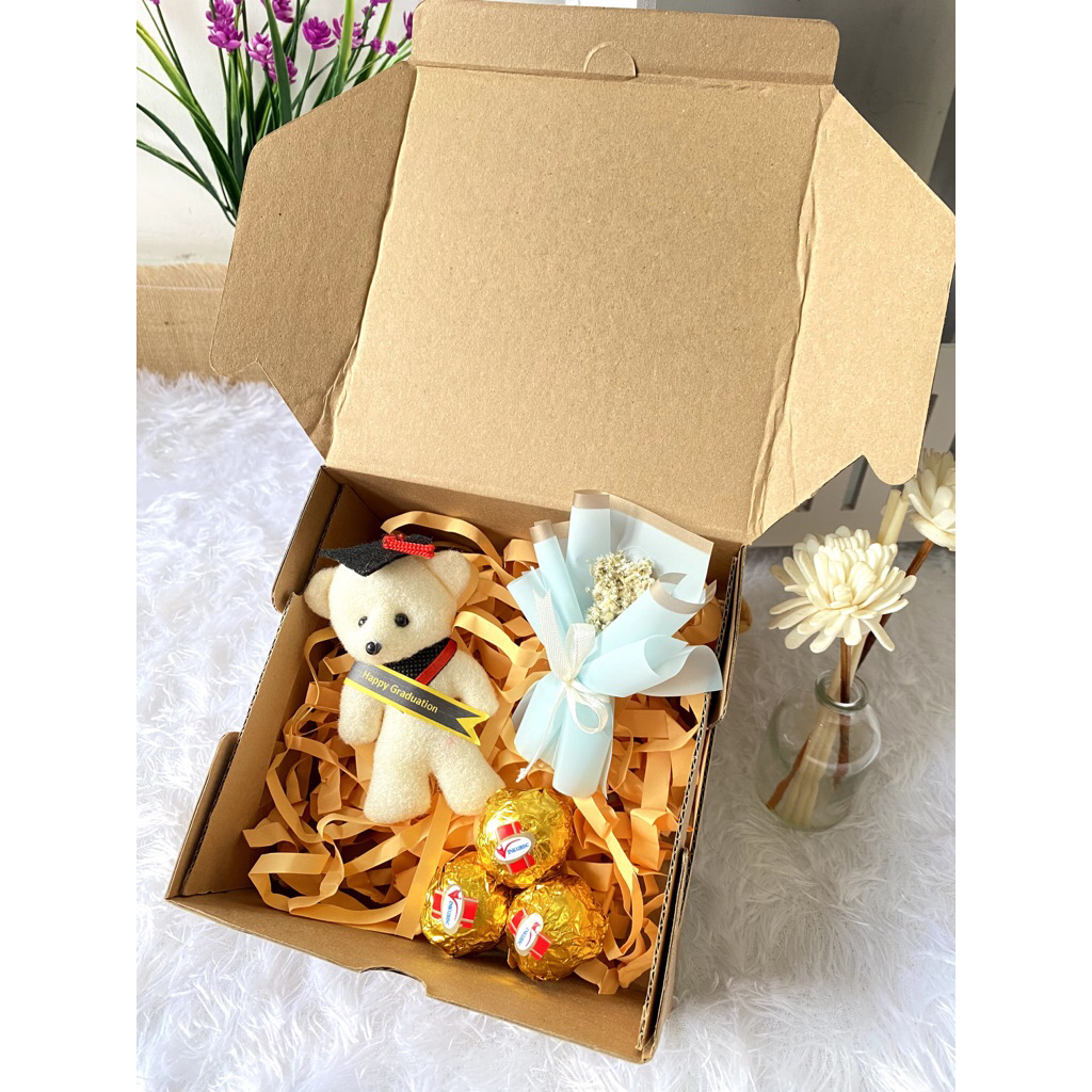 

Paket B Graduation bear