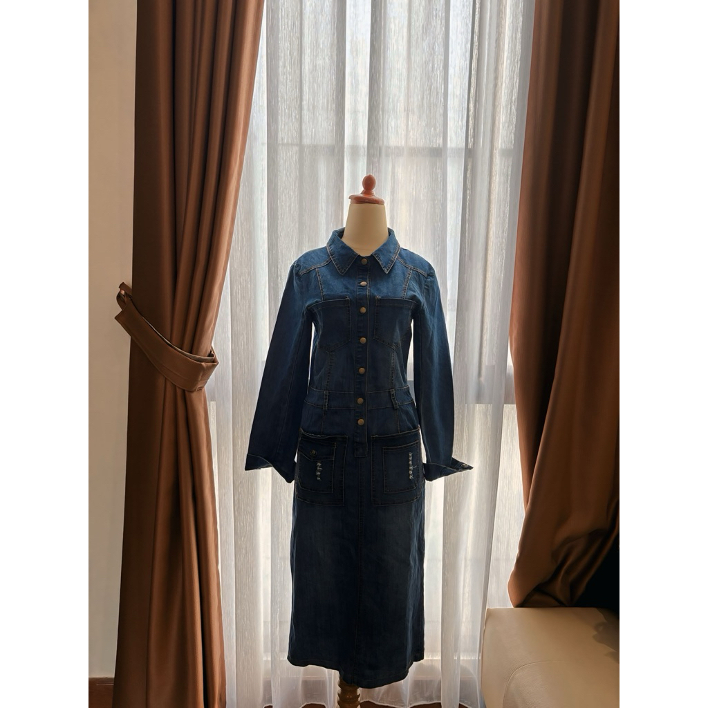Preloved Dress Jeans Lengan Panjang Wanita