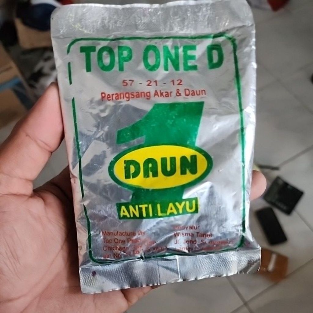 Pupuk Perangsang Daun TOP ONE D 57-21-12 Original 100gr