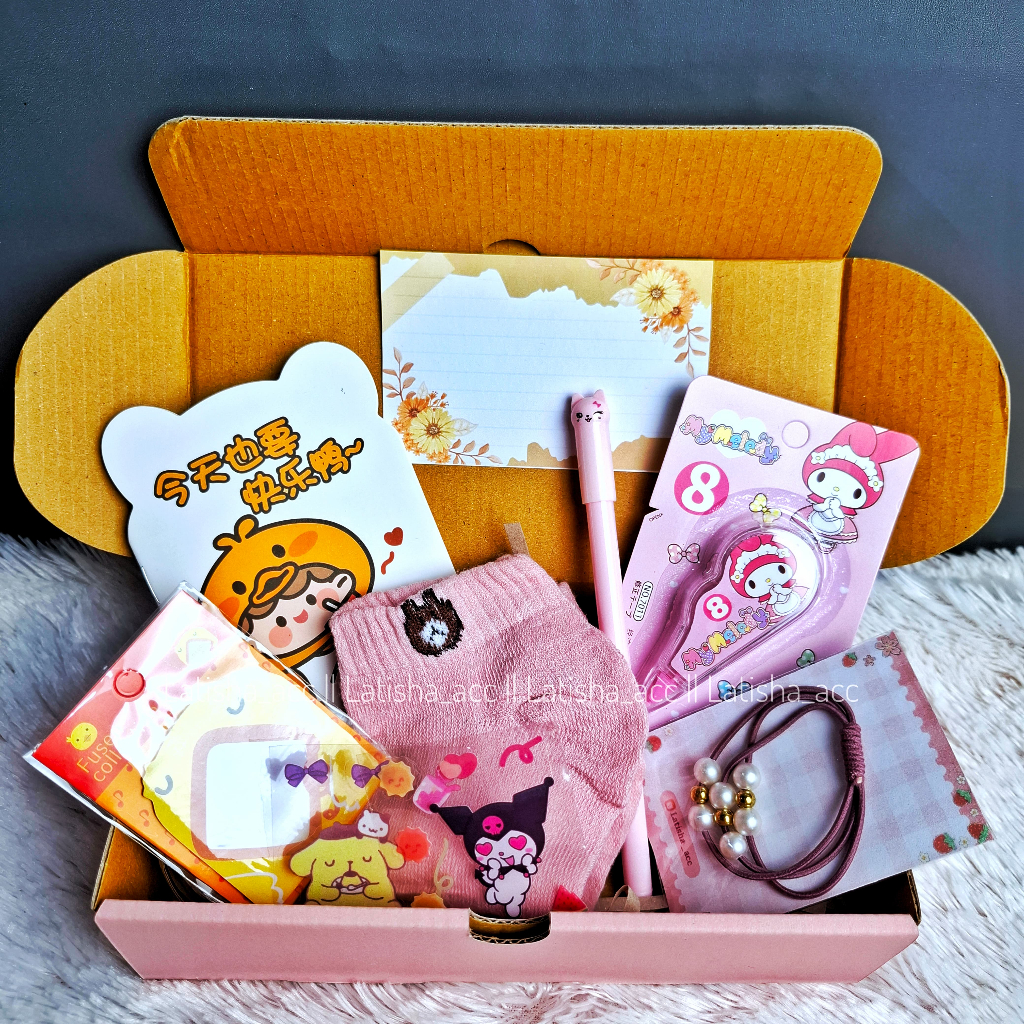 

PAKET 1 ALAT TULIS 7 IN 1 Gift Hadiah Hampers Kado Sekolah Box Cute Ulang Tahun Cewek Cowok