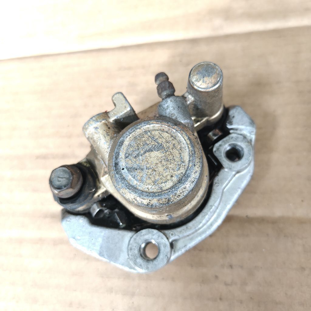 KEPALA BABO KALIPER REM DEPAN YAMAHA ALFA CHAMP SIGMA FIZ FIZR PISTON SATU ORIGINAL