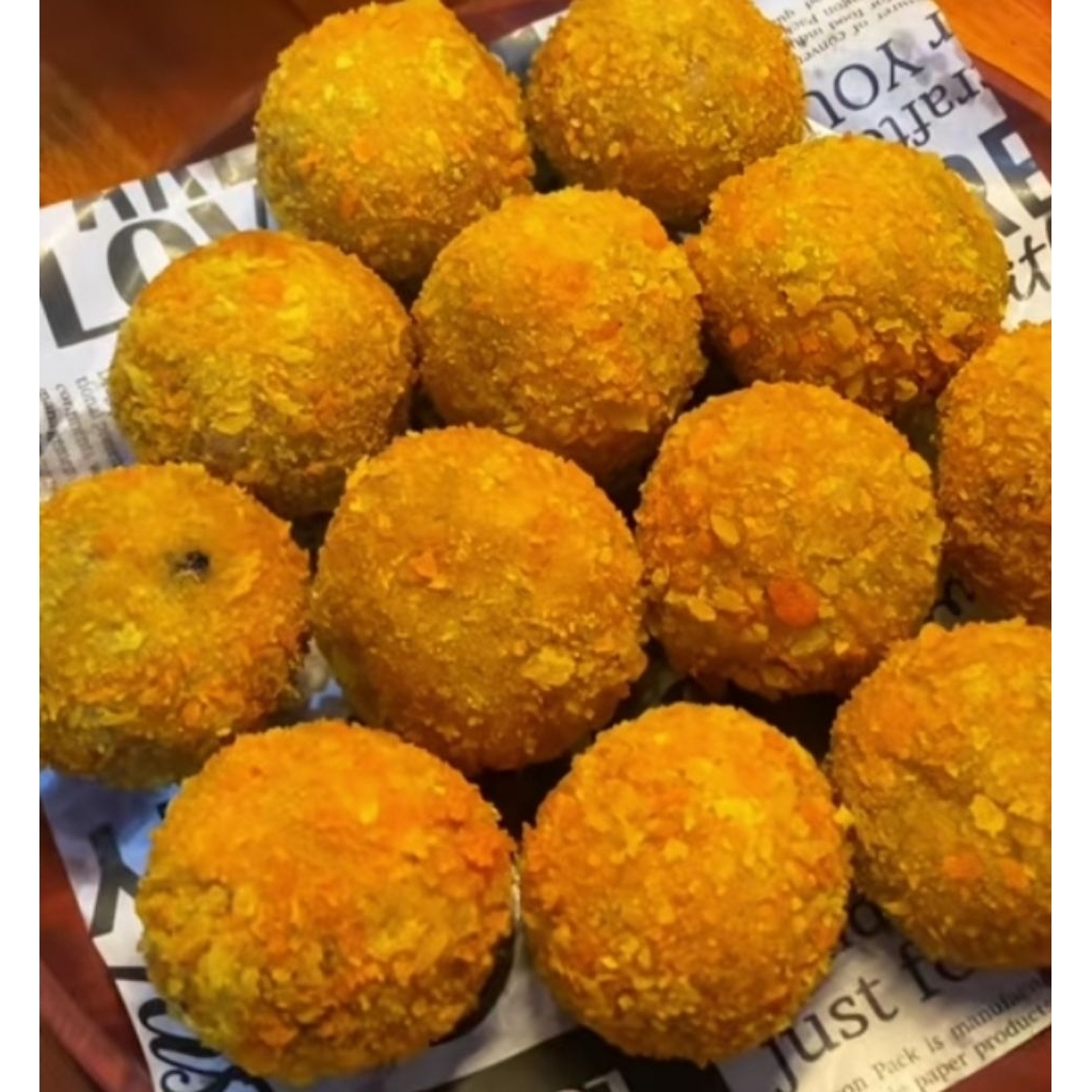 

BANANA BOMB ISI COKLAT & KEJU LUMER