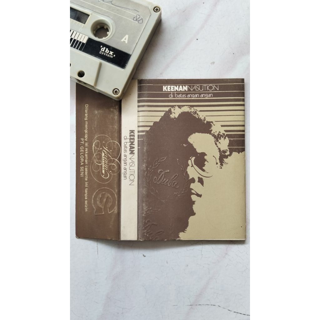 Kaset jadul KEENAN NASUTION di batas angan-angan, dengan lagu Hits Nuansa Bening