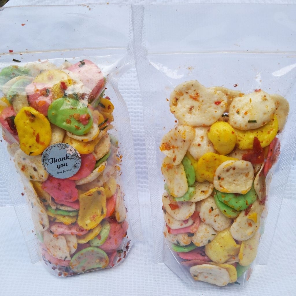

KERUPUK BAWANG BANTET DAUN JERUK/KERUPUK SEBLAK BAWANG PEDAS/100GR/250GR ENAK