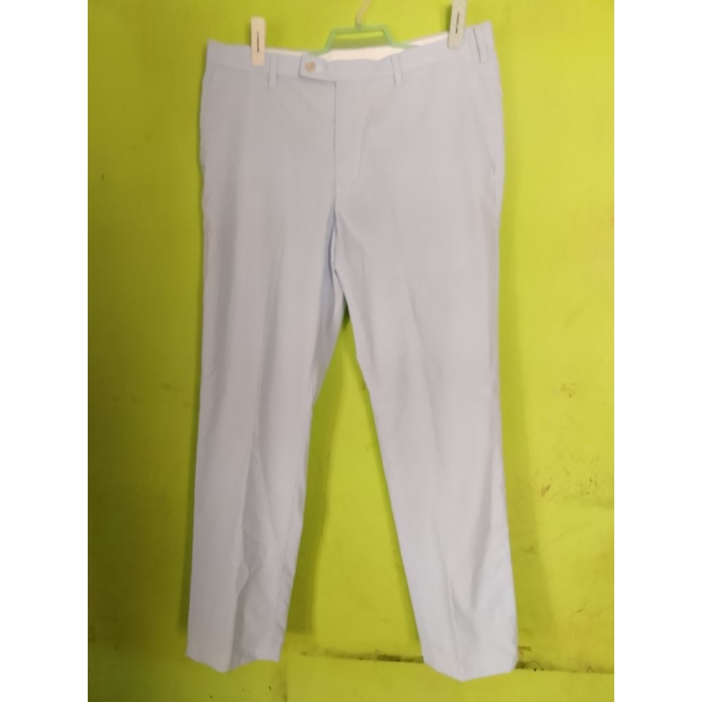Celana Salur Uniqlo Biru muda Putih Size 35 Slimfit
