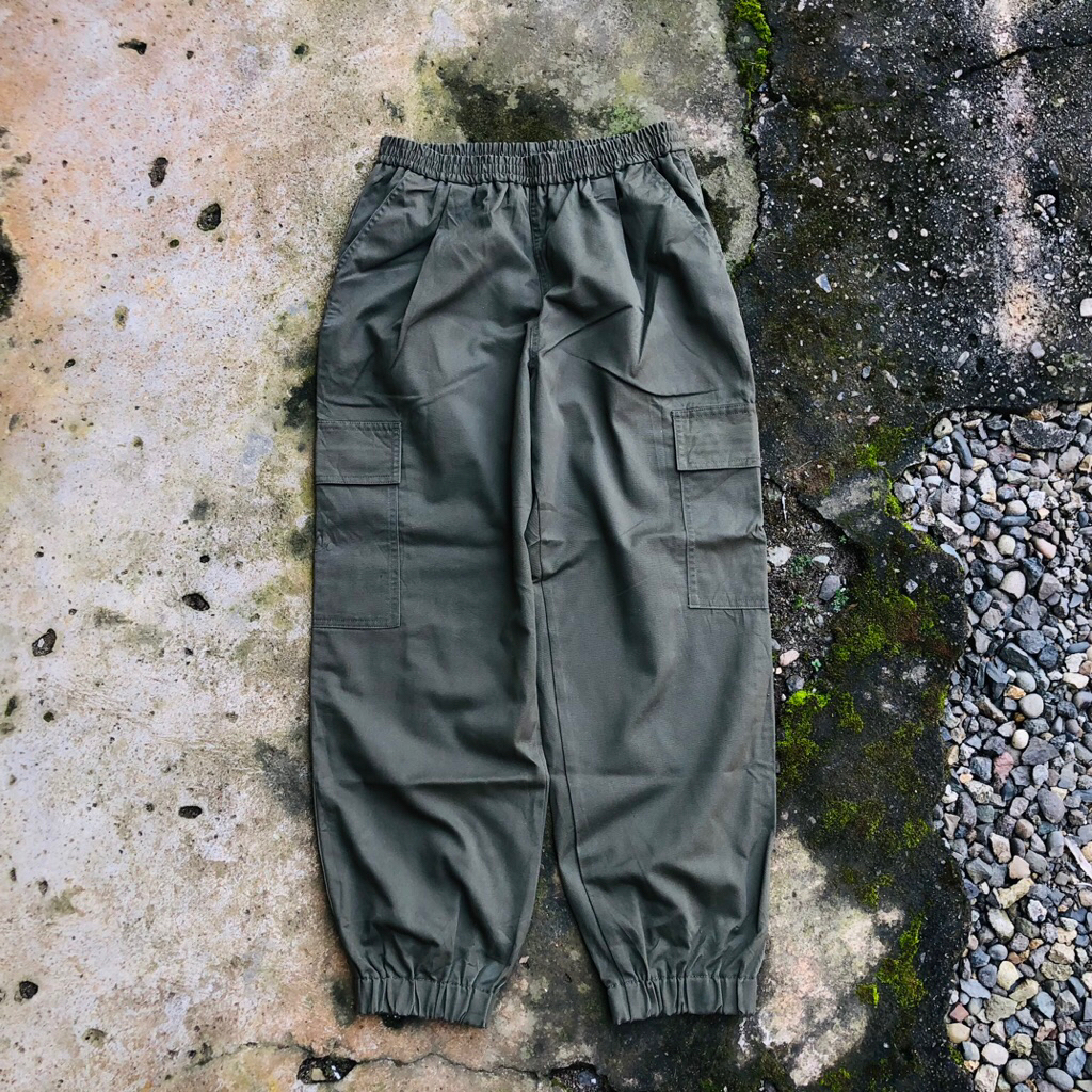 GUniqlo cargo pants ( second/bekas )