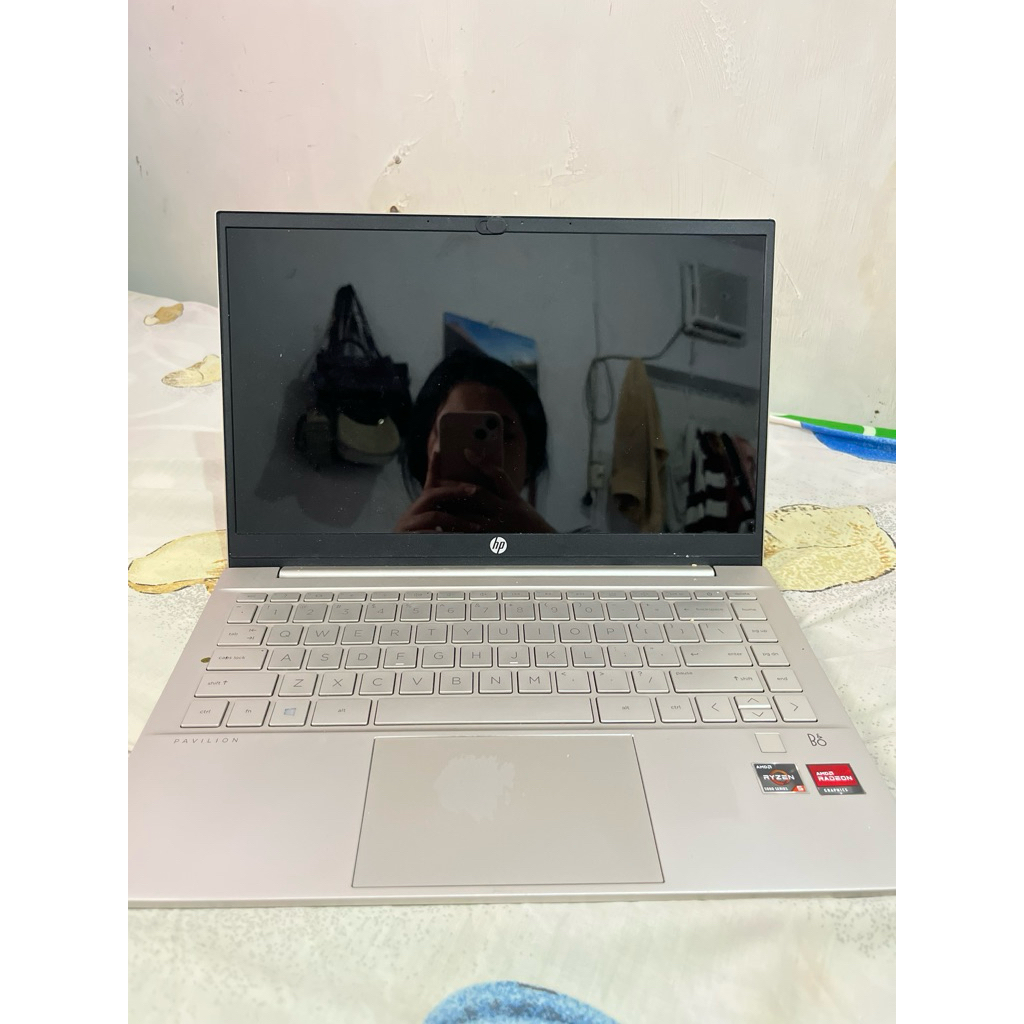Laptop HP Pavilion 14-ec0014AU