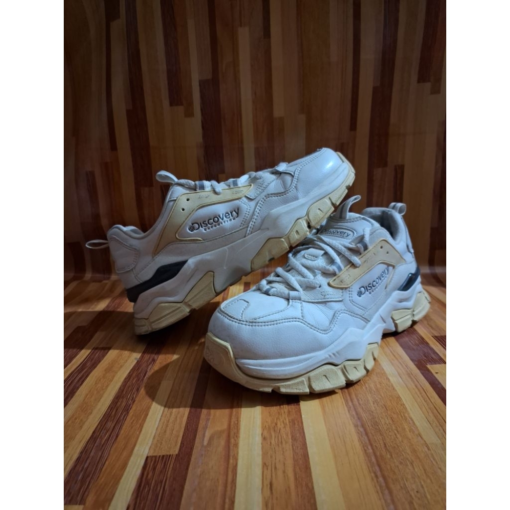Sepatu Discovery expedition size 42