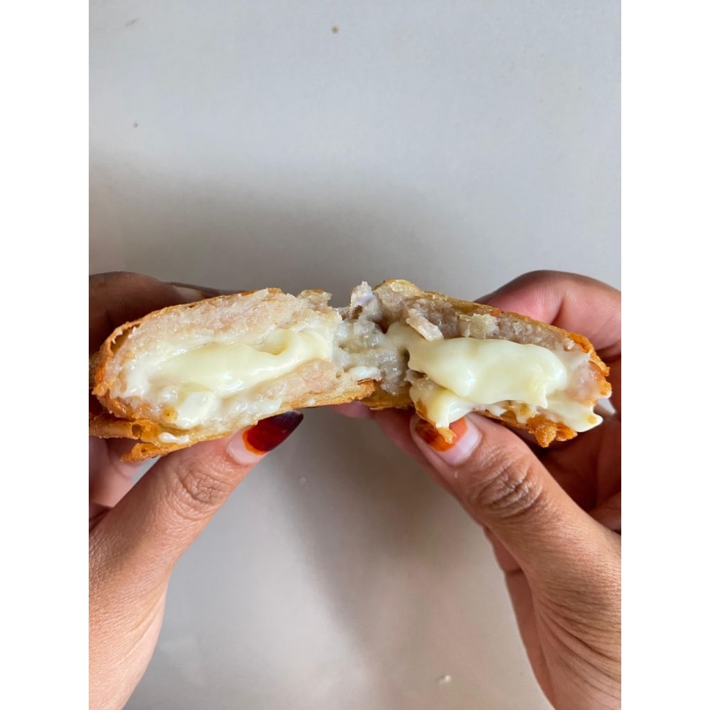 

Dimsum goreng keju moncot chili oil isi 4 satu bungkus