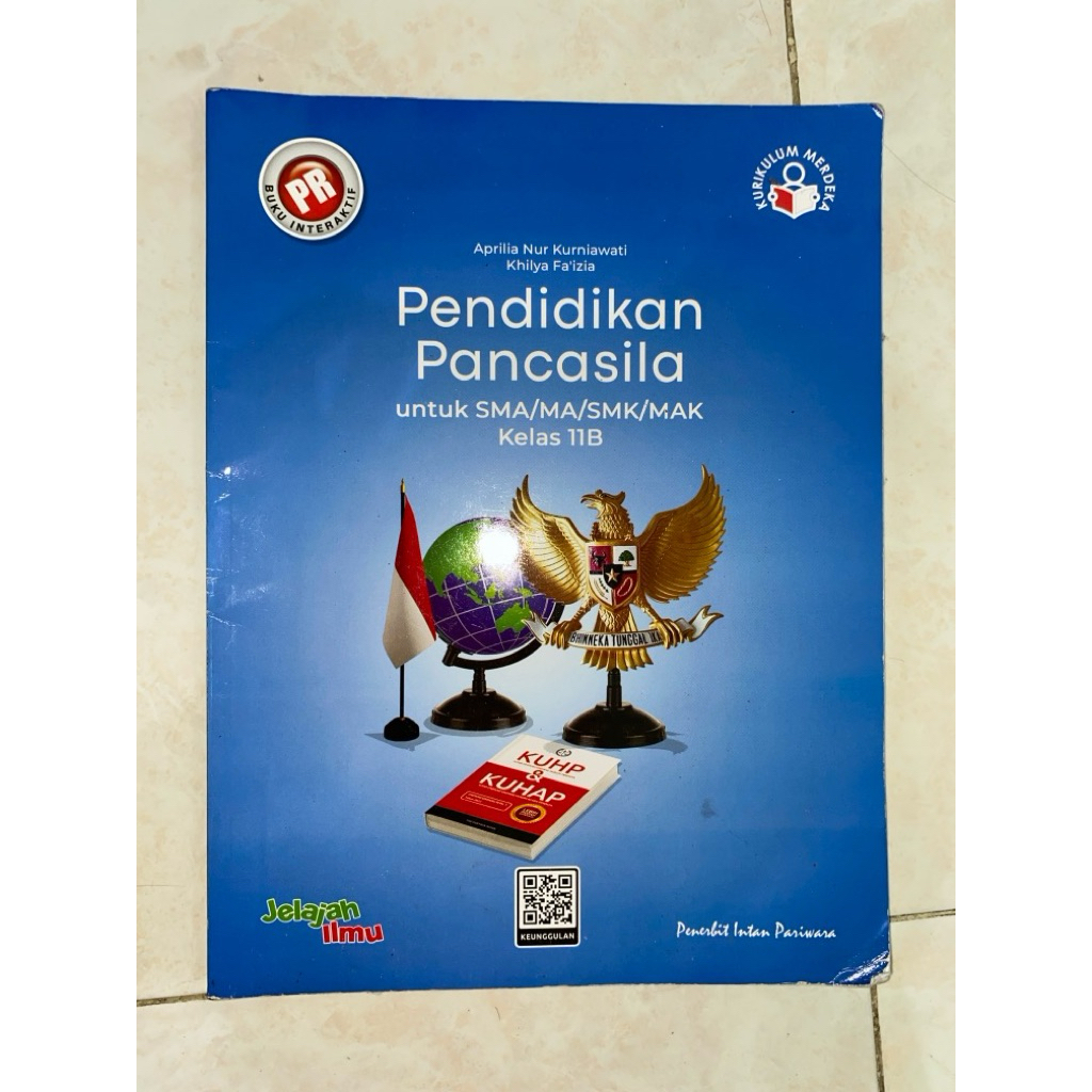 buku intan pariwara kelas 11B ppkn