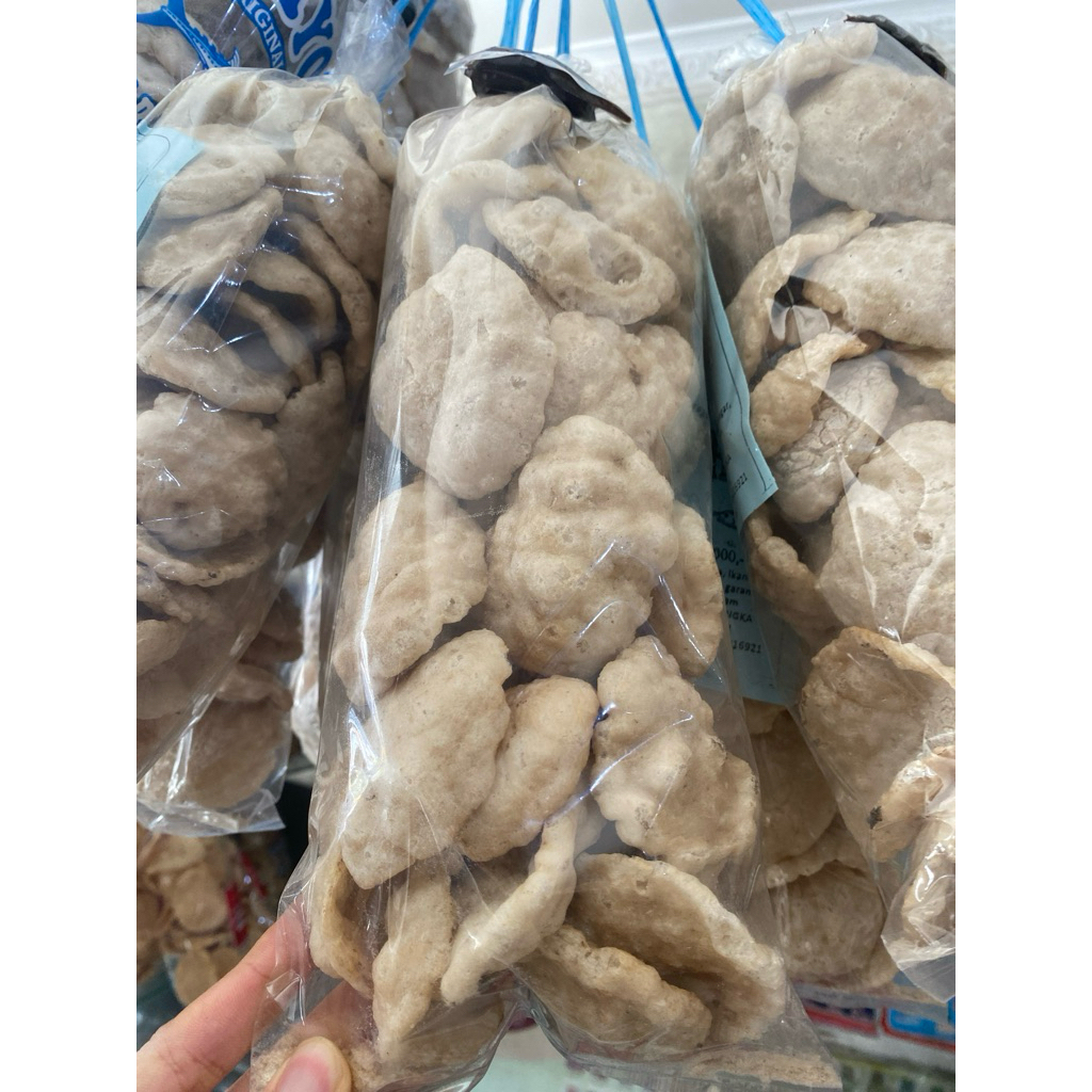 

Kemplang goreng pasir akhun