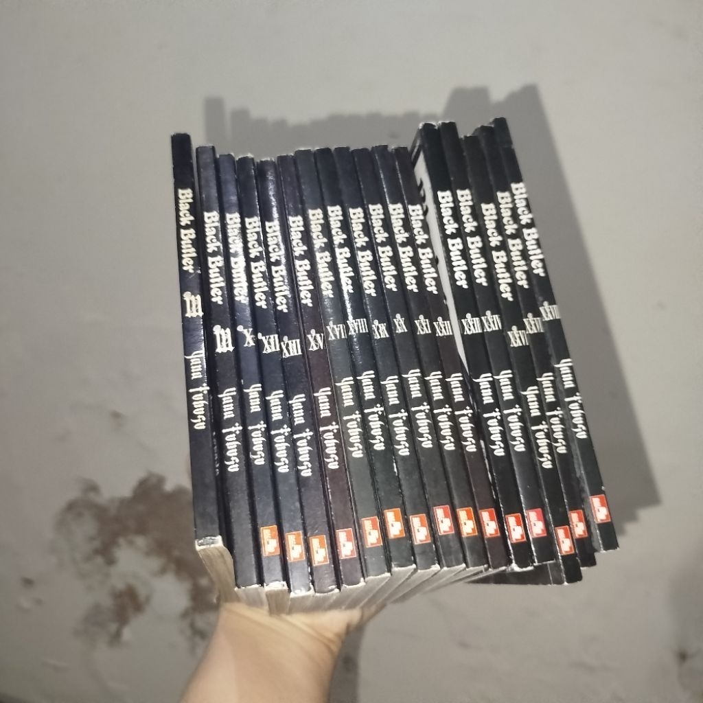 Komik Black Butler vol 1-34 bekas cabutan