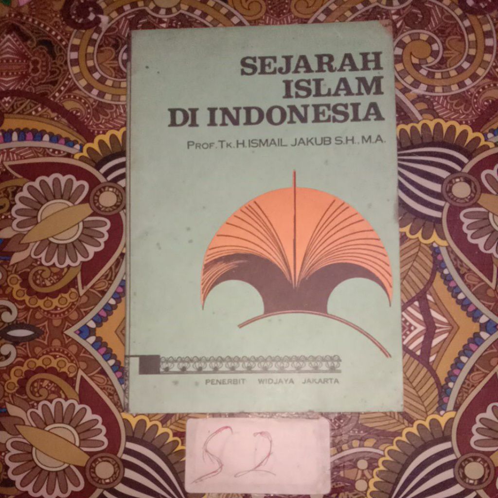 BUKU SEJARAH ISLAM DI INDONESIA