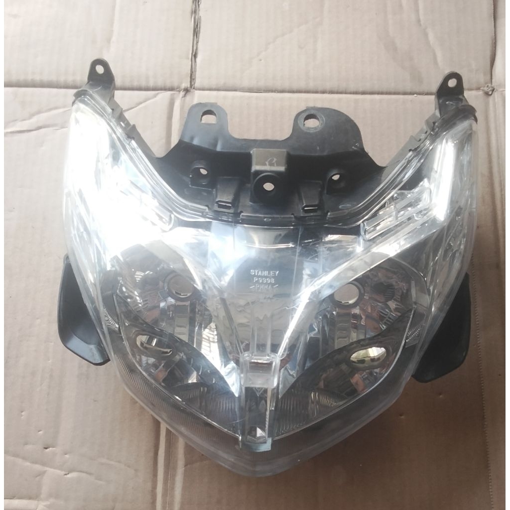 REFLEKTOR DEPAN  YAMAHA XEON KARBU