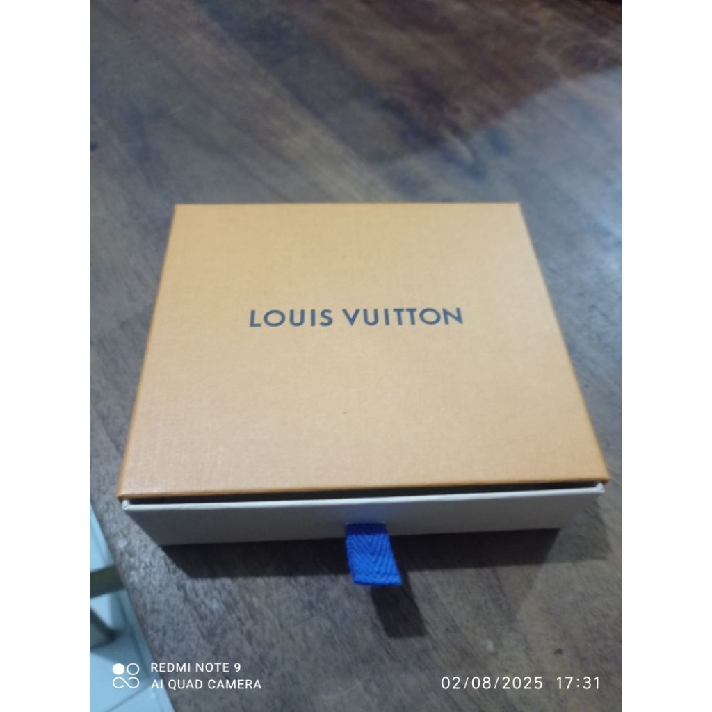 

Box Dus LV / Louis Vuitton Original Authentic Multi Purpose