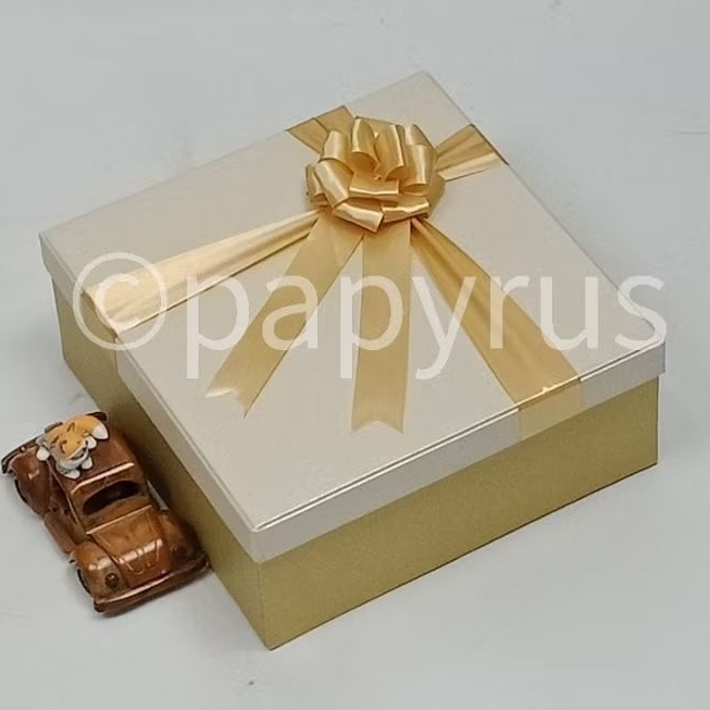 

PAPYRUS Kombinasi 25x25 Tinggi 10cm Kotak Kado Gift Box Hardbox Hampers V3