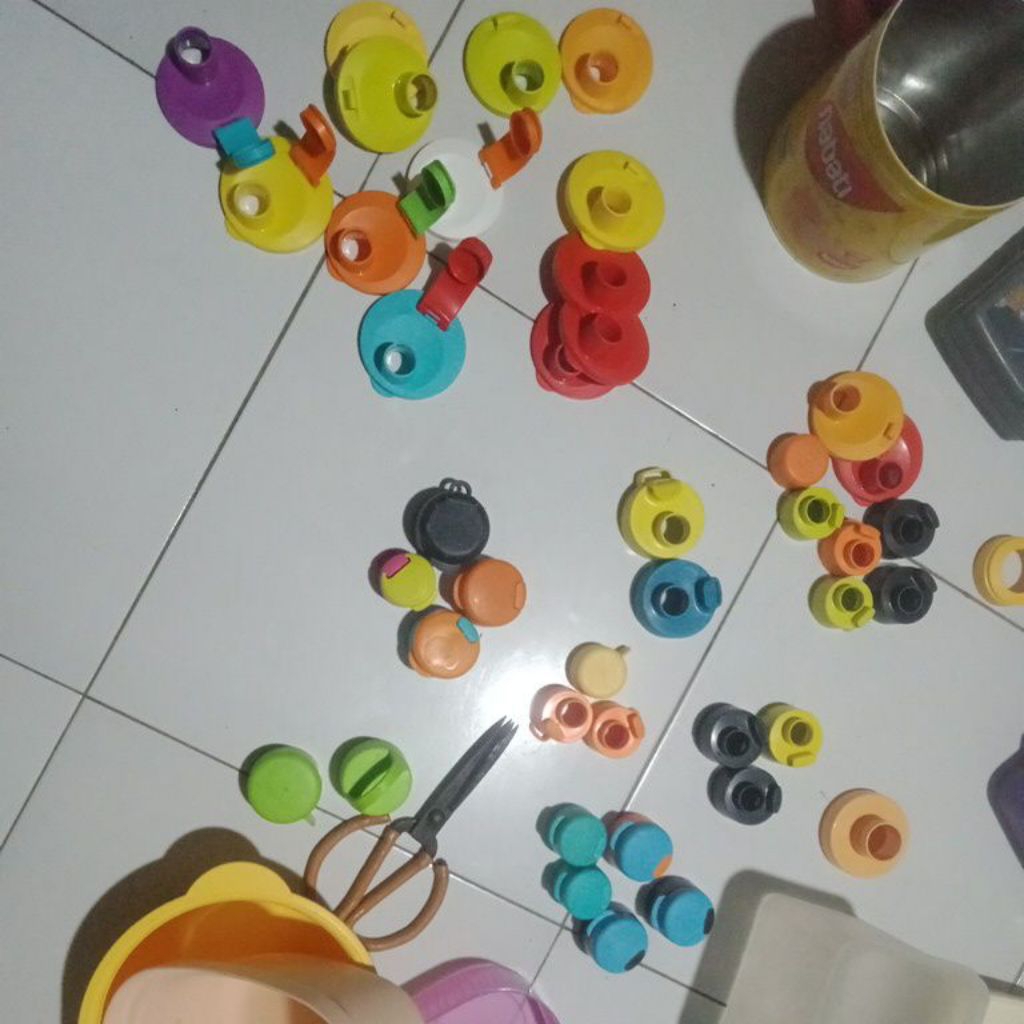 tutup Tumbler dan botol Tupperware second
