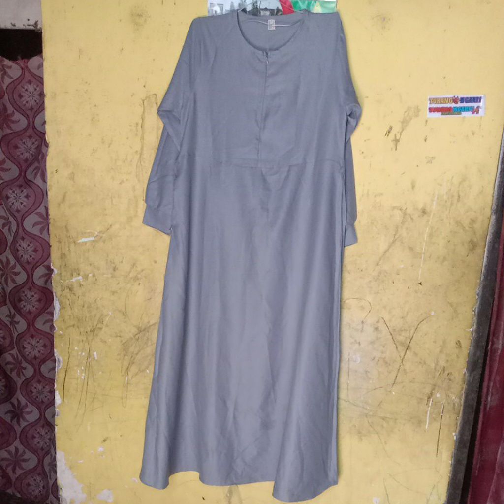 gamis abu abu