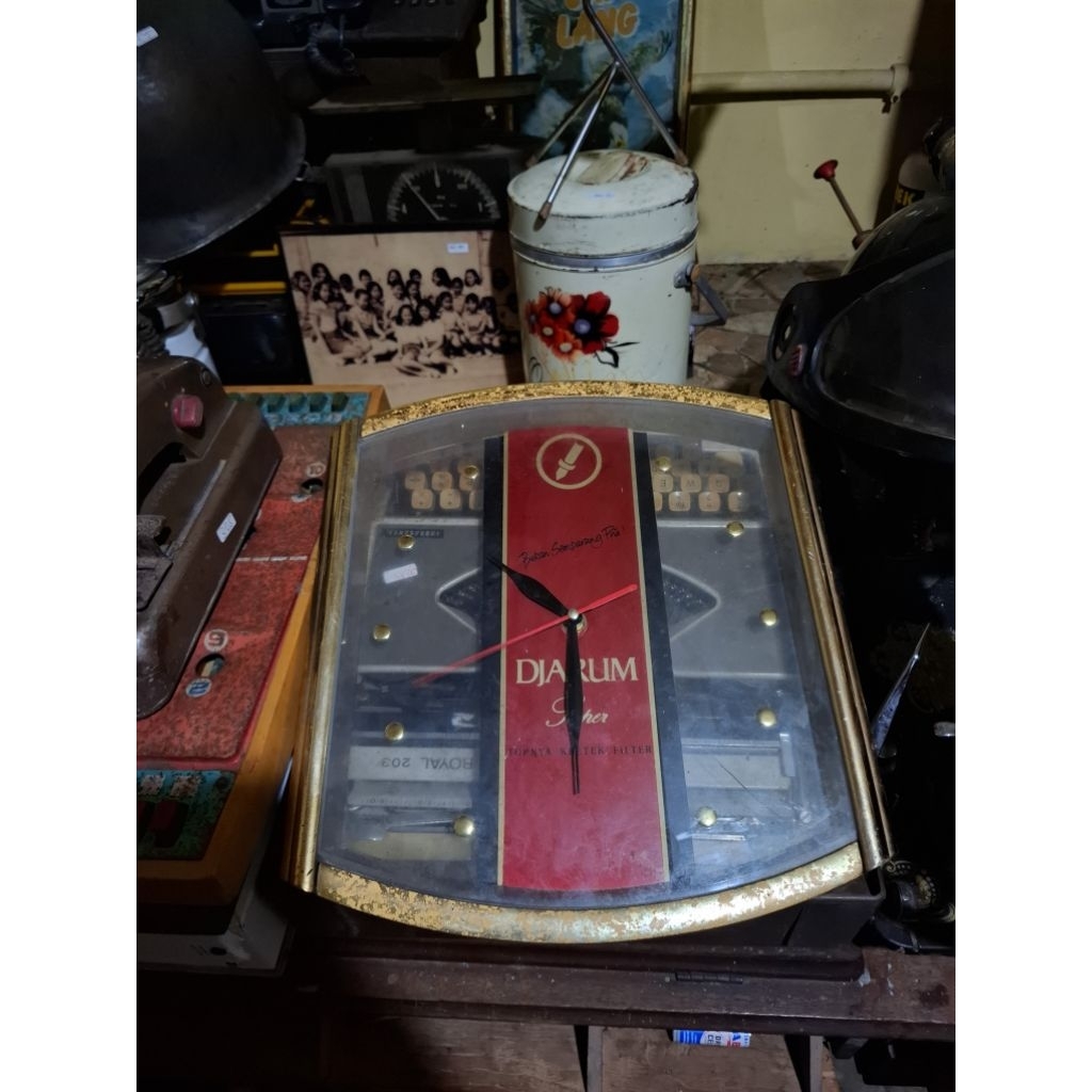 Jam dinding iklan  125rb display vintage jadul kuno lawas antik normal