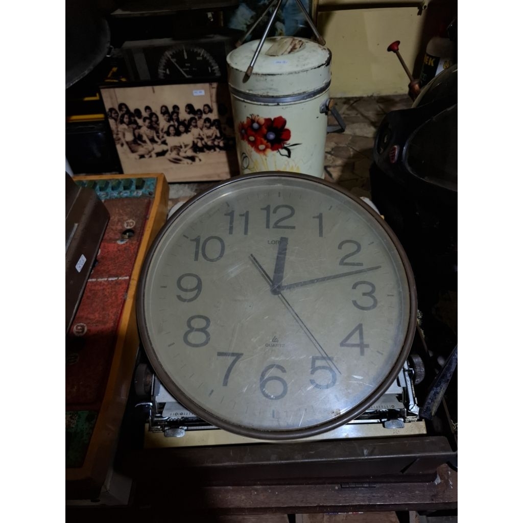 Jam dinding lorus  125rb display vintage jadul kuno lawas antik normal