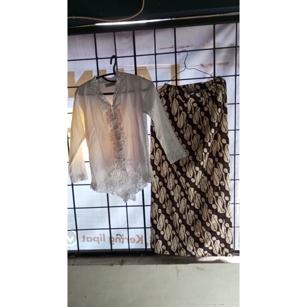 preloved set kebaya