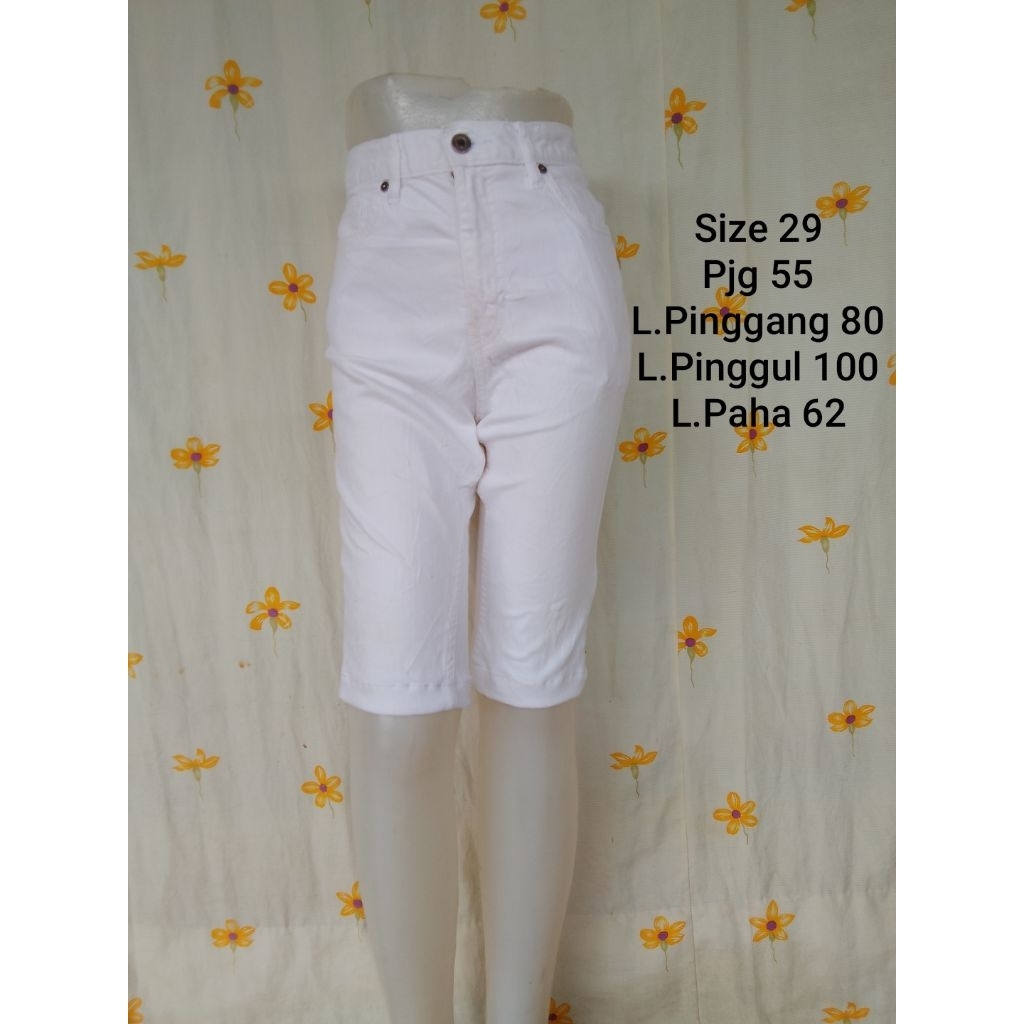 Celana Pendek Wanita, Size 29