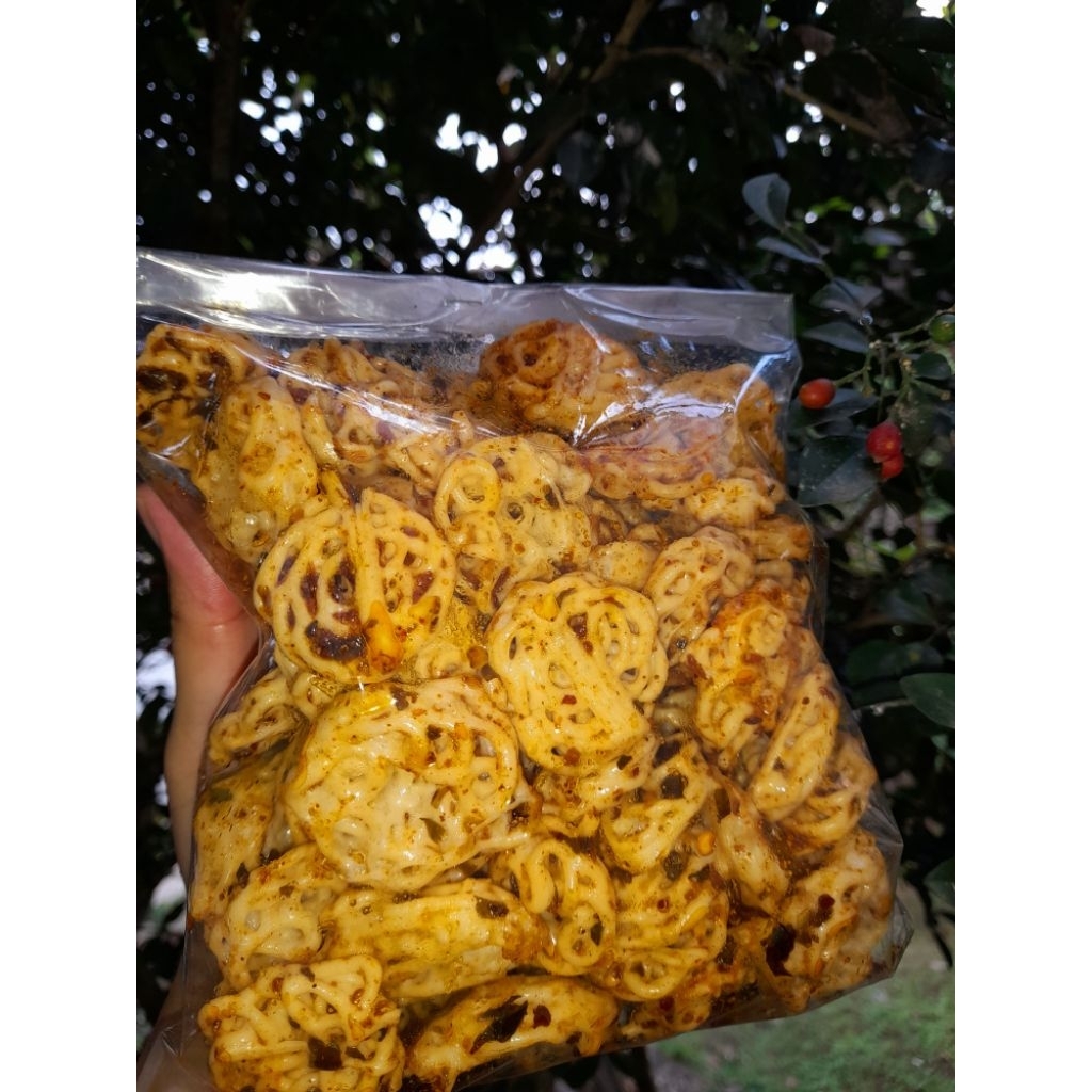 

Aneka Cemilan Viral Sebring Seblak Kering Kurnia Kerupuk Rafael 250gr Asin Pedas Daun Jeruk / Original