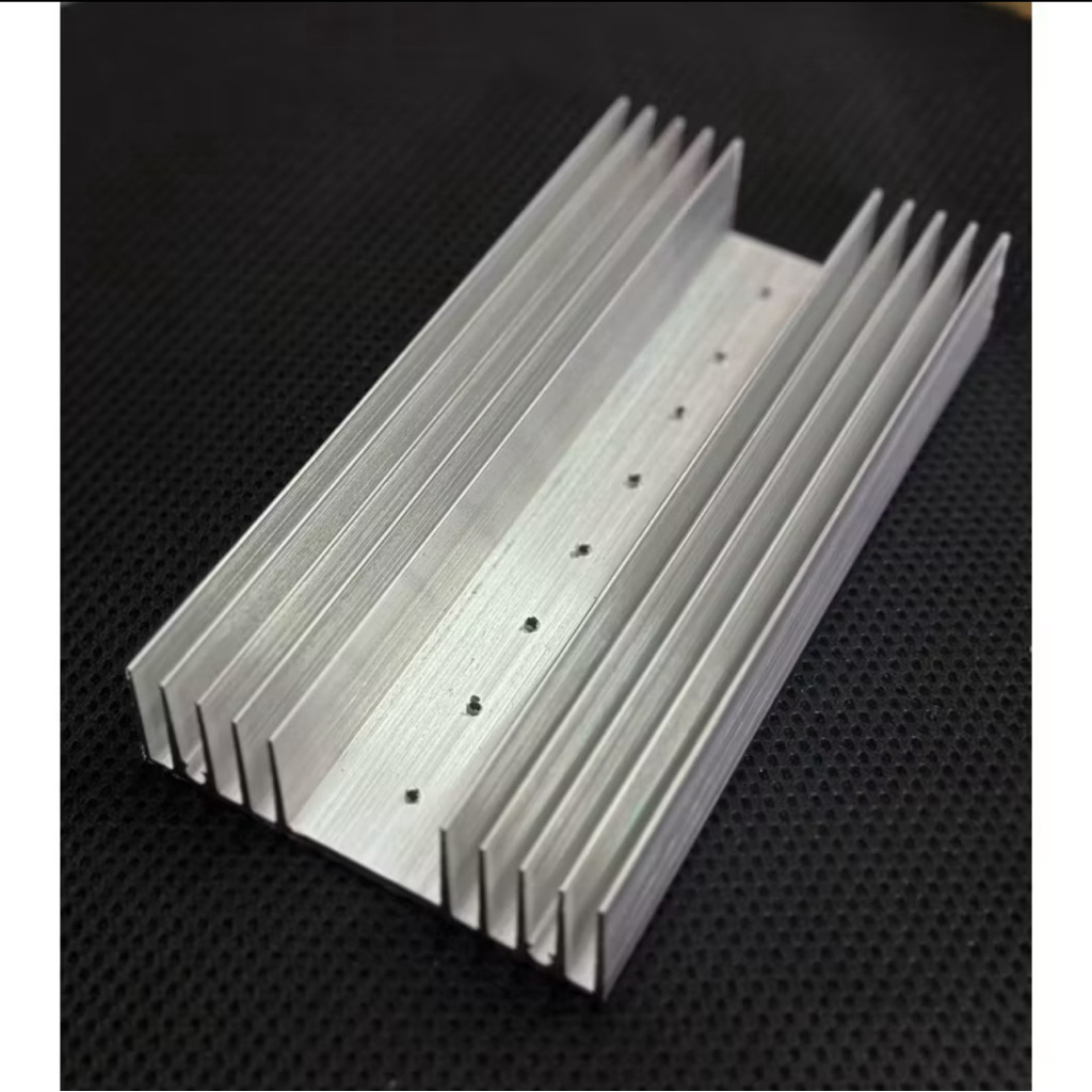 PENDINGIN 10 SIRIP 20CM SUPER TEBAL 4MM LUBANG TRANSISTOR SANKEN HEATSINK