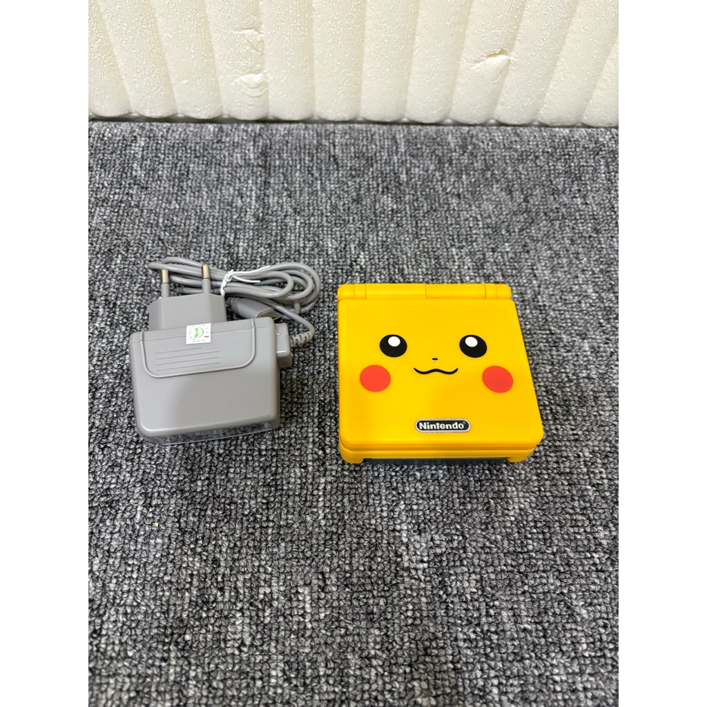 Nintendo Game Boy Advance SP 001