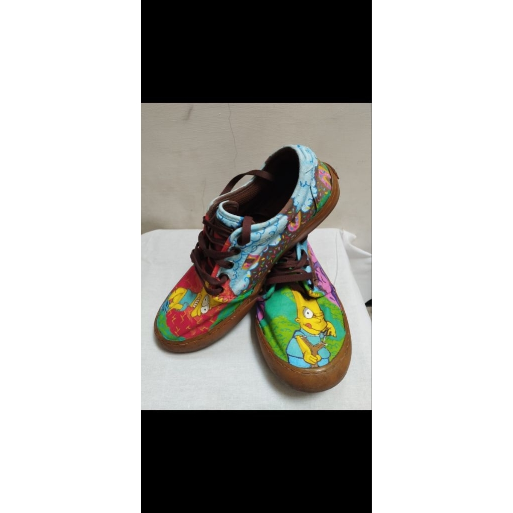 

Jasa Lukis Sepatu Custom | Sepatu Dilukis Manual (Proses Detail - Tidak Instan)