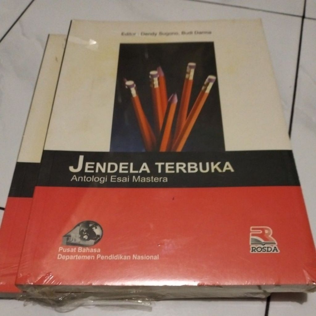 buku jendela terbuka - antologi esai mastera