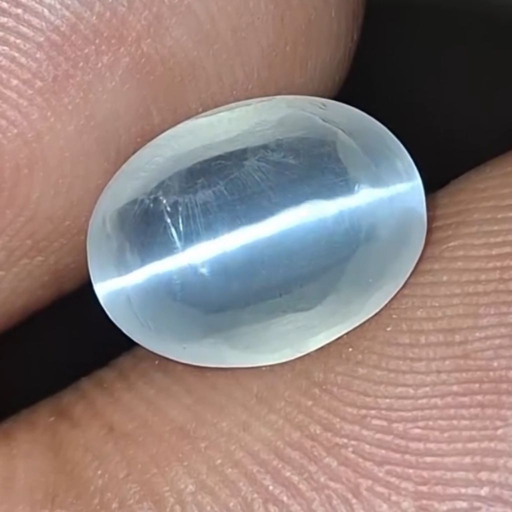 Natural White Cat's Eye Silimanite NTD Srilanka Ceylon Crystal