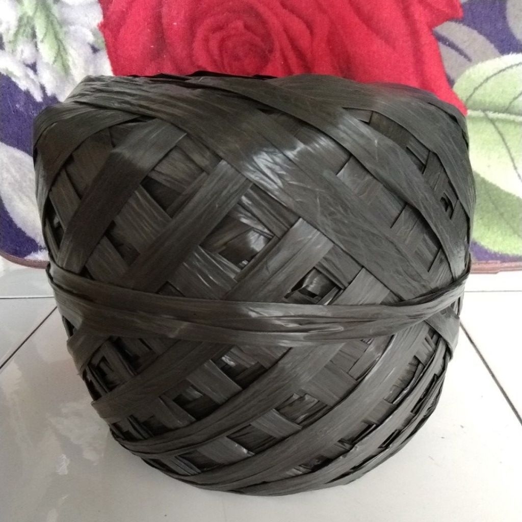 

TALI RAFIA HITAM PADAT 5,5 ons